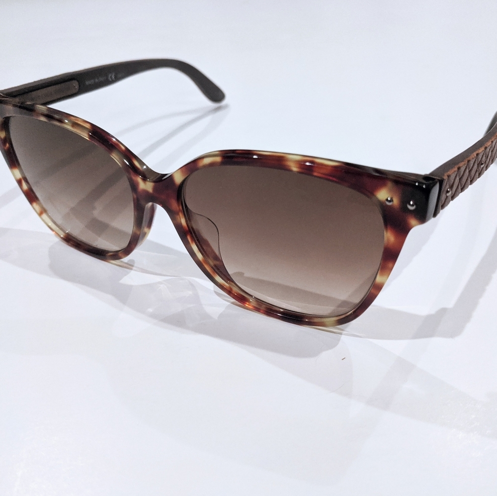 💫BOTTEGA VENETA💫Wayfarer Cat Eye Sunnies ☀️ - Picture 3 of 7